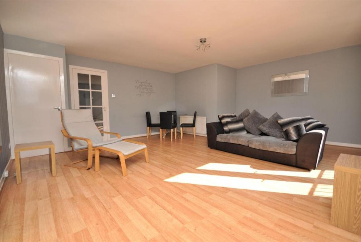 No 11 3 Bed Serviced Appartment Town Centre Girvan Exterior photo