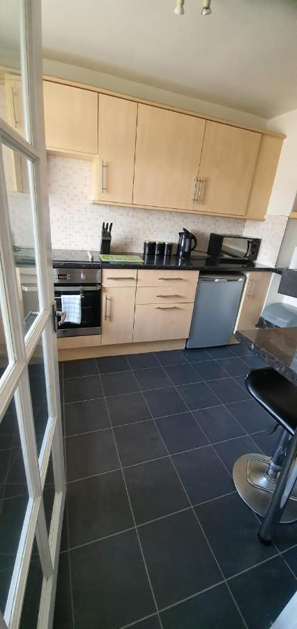 No 11 3 Bed Serviced Appartment Town Centre Girvan Exterior photo