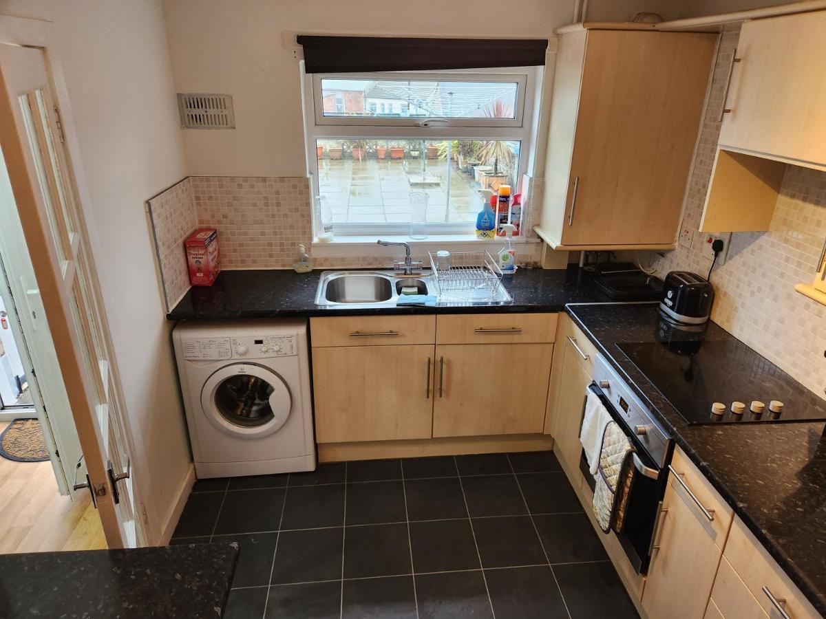 No 11 3 Bed Serviced Appartment Town Centre Girvan Exterior photo